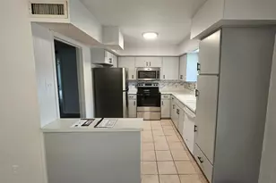 5825 Birchbrook Dr, Dallas, TX 75206 - Photo 10