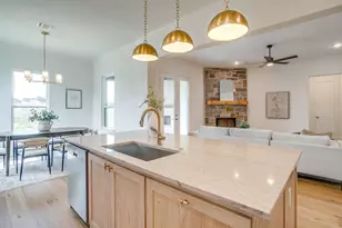 320 Slimp Blf, Azle, TX 76020 - Photo 16