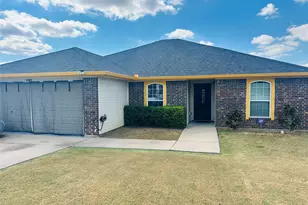 3008 Cricket Dr, Bellmead, TX 76705 - Photo 2