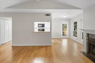 1609 Marsh Ln, Carrollton, TX 75006 - Photo 10