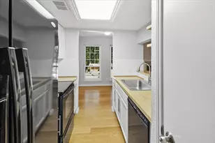 1609 Marsh Ln, Carrollton, TX 75006 - Photo 14