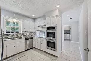 5925 Rayburn Dr, Fort Worth, TX 76133 - Photo 14