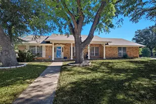 5925 Rayburn Dr, Fort Worth, TX 76133 - Photo 1