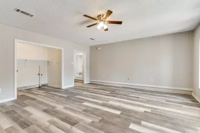 1541 Cloverdale Drive, Fort Worth, TX 76134 - Photo 6