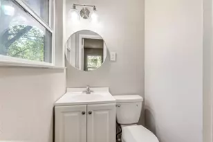 1541 Cloverdale Dr, Fort Worth, TX 76134 - Photo 8