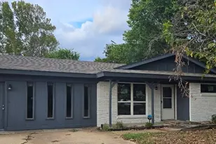 1541 Cloverdale Dr, Fort Worth, TX 76134 - Photo 1