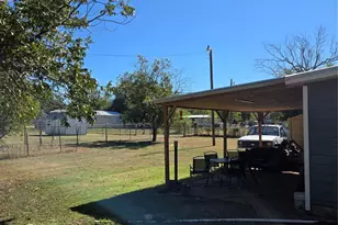 213 Blundell St, Ranger, TX 76470 - Photo 22