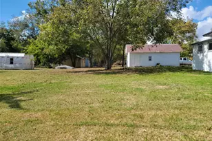 400 W Washington St, Clarksville, TX 75426 - Photo 26