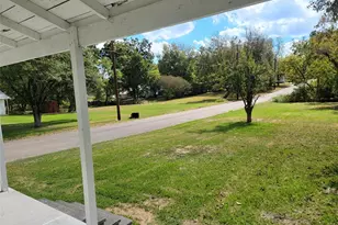 400 W Washington St, Clarksville, TX 75426 - Photo 32