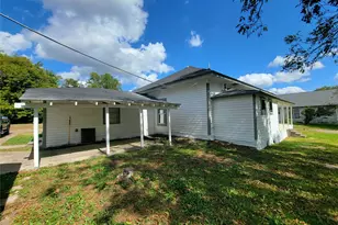 400 W Washington St, Clarksville, TX 75426 - Photo 36