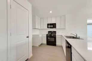 101 John August Dr, Grandview, TX 76050 - Photo 6