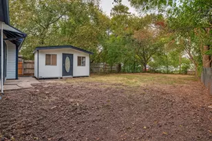 422 SE 11th St, Grand Prairie, TX 75051 - Photo 30