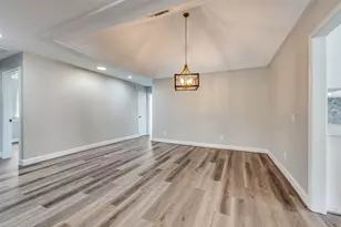 9742 Amberley Dr, Dallas, TX 75243 - Photo 10