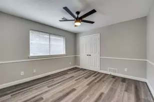 9742 Amberley Dr, Dallas, TX 75243 - Photo 18