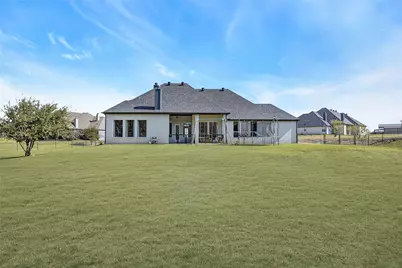 223 Columbia Court, Springtown, TX 76082 - Photo 2