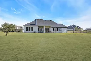 223 Columbia Ct, Springtown, TX 76082 - Photo 2