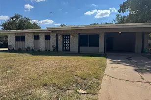 907 Elizabeth Blvd, Granbury, TX 76048 - Photo 4