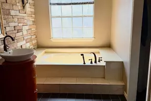 7108 Royal Gate Dr, Arlington, TX 76016 - Photo 14