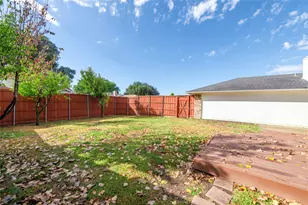 1930 Vista Oaks Dr, Carrollton, TX 75007 - Photo 24