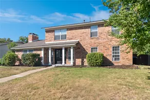 1739 Hartford Dr, Carrollton, TX 75007 - Photo 2