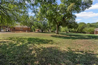 2810 Sky Harbour Drive, Granbury, TX 76049 - Photo 6