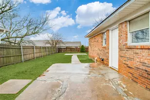 822 N Throckmorton St, Sherman, TX 75090 - Photo 12
