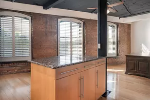 910 Houston St, Fort Worth, TX 76102 - Photo 8