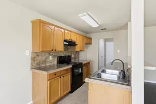 10713 Many Oaks Dr, Fort Worth, TX 76140 - Photo 12