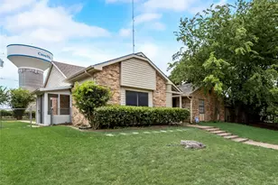 443 Pogue St, Cedar Hill, TX 75104 - Photo 2