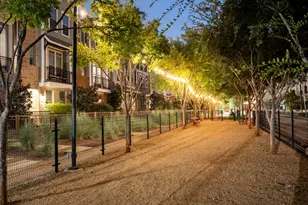 1008 Manacor Ln, Dallas, TX 75212 - Photo 34