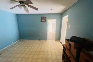 106 Columbia St, Cleburne, TX 76031 - Photo 10