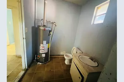 106 Columbia Street, Cleburne, TX 76031 - Photo 8