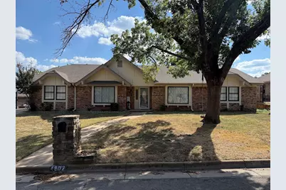 4602 Weyhill Drive, Arlington, TX 76013 - Photo 1