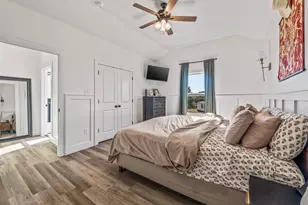 916 Devils River Dr, Granbury, TX 76048 - Photo 18