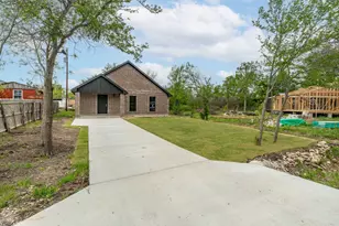 4222 Terri Lee Ln, Granbury, TX 76048 - Photo 4