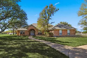 113 Green Oaks Ct, Hudson Oaks, TX 76087 - Photo 2