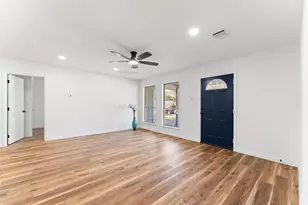 326 Brownlee, Dallas, TX 75224 - Photo 4