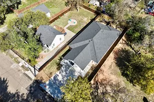 1105 N 11th St, Waco, TX 76707 - Photo 4