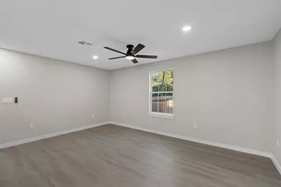 1105 N 11th Street, Waco, TX 76707 - Photo 16