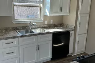 2510 Cedarcrest Ct, Granbury, TX 76048 - Photo 6