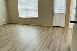 2510 Cedarcrest Ct, Granbury, TX 76048 - Photo 4