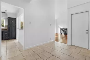 5720 Meadow Wood Ln, Fort Worth, TX 76112 - Photo 4