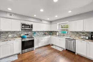 419 Sky Harbour Ct, Granbury, TX 76049 - Photo 10