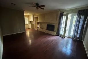 659 W Pentagon Pkwy, Dallas, TX 75224 - Photo 2