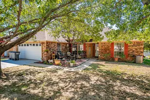 3903 Frisco Cir, Granbury, TX 76048 - Photo 2