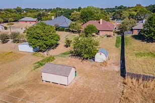 3903 Frisco Cir, Granbury, TX 76048 - Photo 12