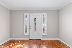 2117 W Lotus Ave, Fort Worth, TX 76111 - Photo 2