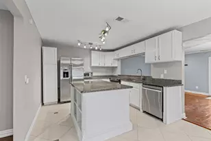 2117 W Lotus Ave, Fort Worth, TX 76111 - Photo 14