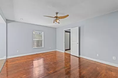 2117 W Lotus Avenue, Fort Worth, TX 76111 - Photo 8