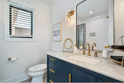 3817 Avenue R, Galveston, TX 77550 - Photo 12